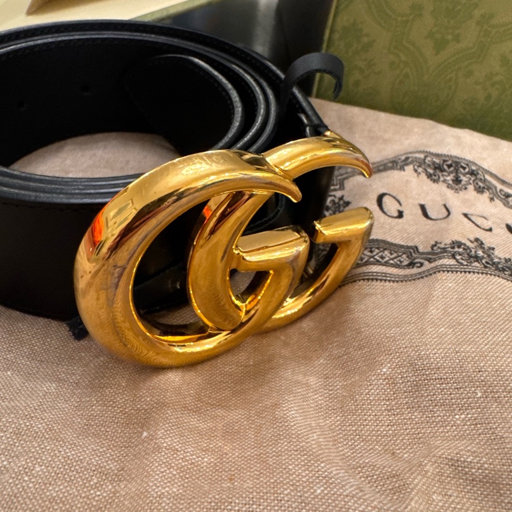 Gucci Black Belt with Gold GG Buckle- fits a size 26/27 waist - Picture 11 of 13
